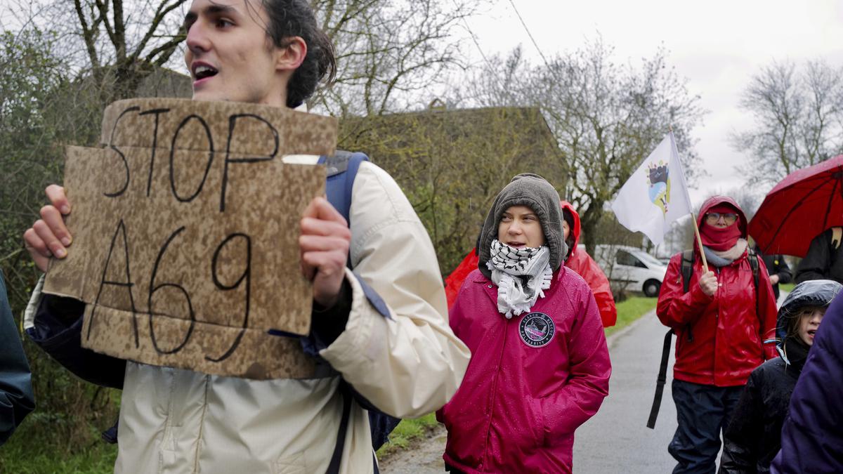 Greta Thunberg joins banned French anti-motorway protest