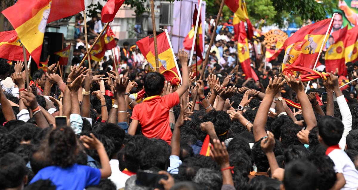 Fan following: Despite the scorching heat, a huge crowd gathered in Tiruchi to listen to Mr. Vijay’s speech.