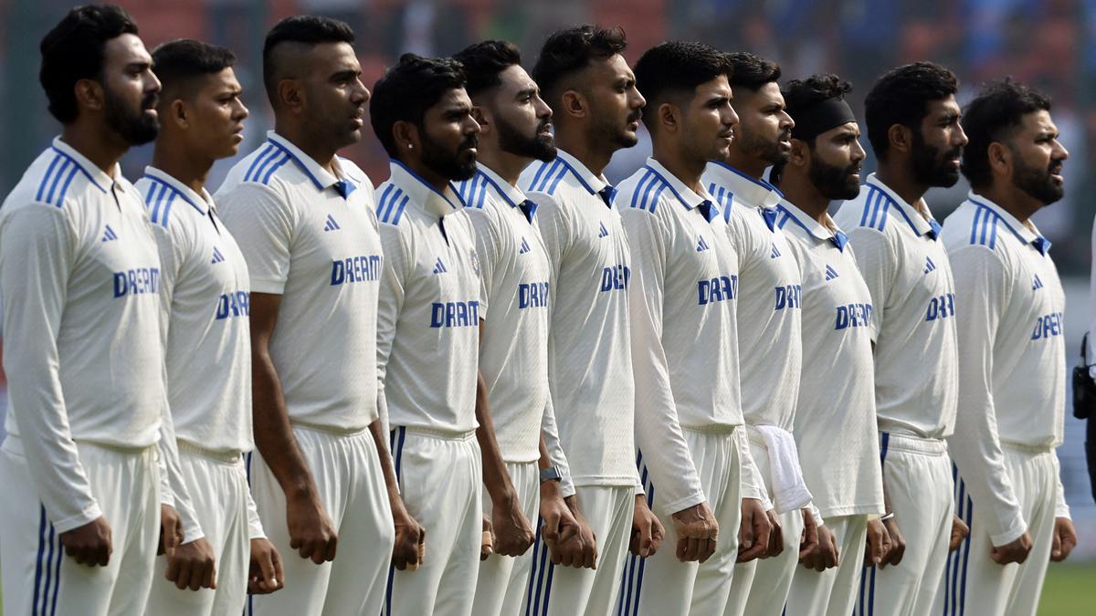 England opt to bat against India in opening Test