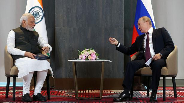 Putin bats for visa-free travel with India