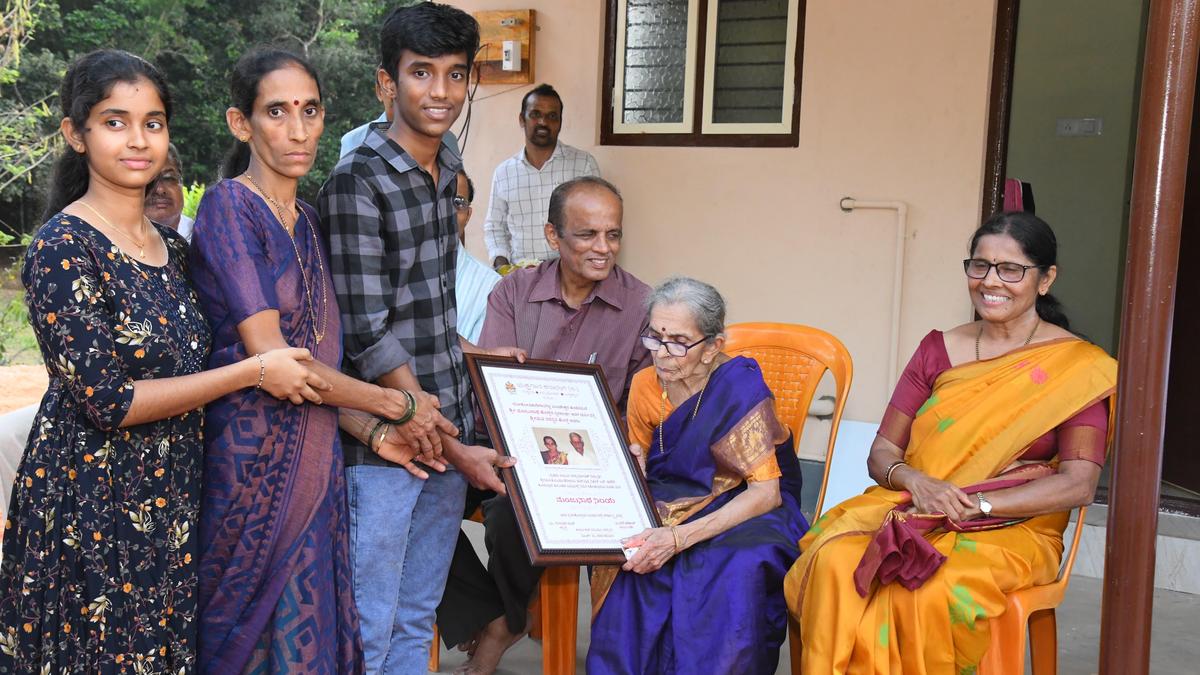 Yakshagana Kalaranga of Udupi hands over its 91st free house
