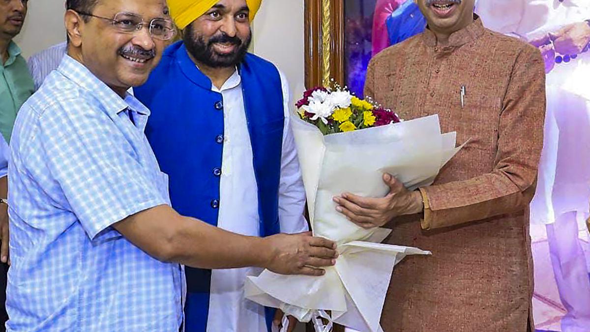 Delhi CM Arvind Kejriwal meets Uddhav Thackeray to seek support for fight against Centre's Ordinance on control of services