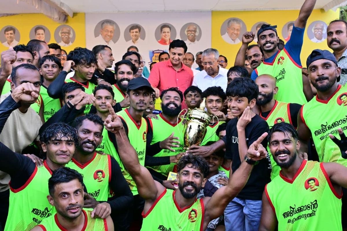 Azheekodan Achamthuruthi, winners of the Champions Boat League (CBL) 2025, receiving the trophy from Chief Minister Pinarayi Vijayan and Tourism Minister P.A. Mohamed Riyas on September 2.