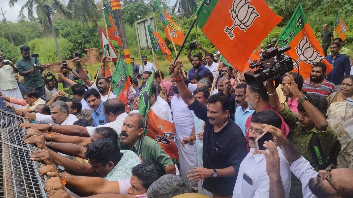 Kannur ADM’s death: YC, BJP workers take out march to district panchayat president’s house