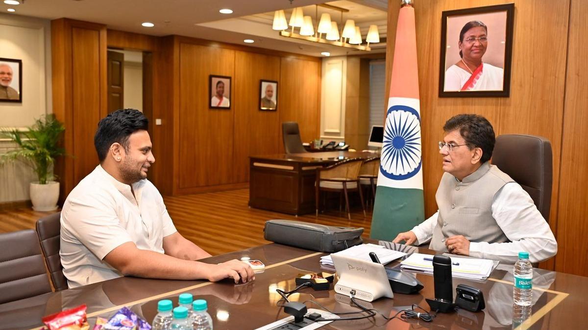 Mysuru MP meets Goyal, seeks reform of tobacco auction system