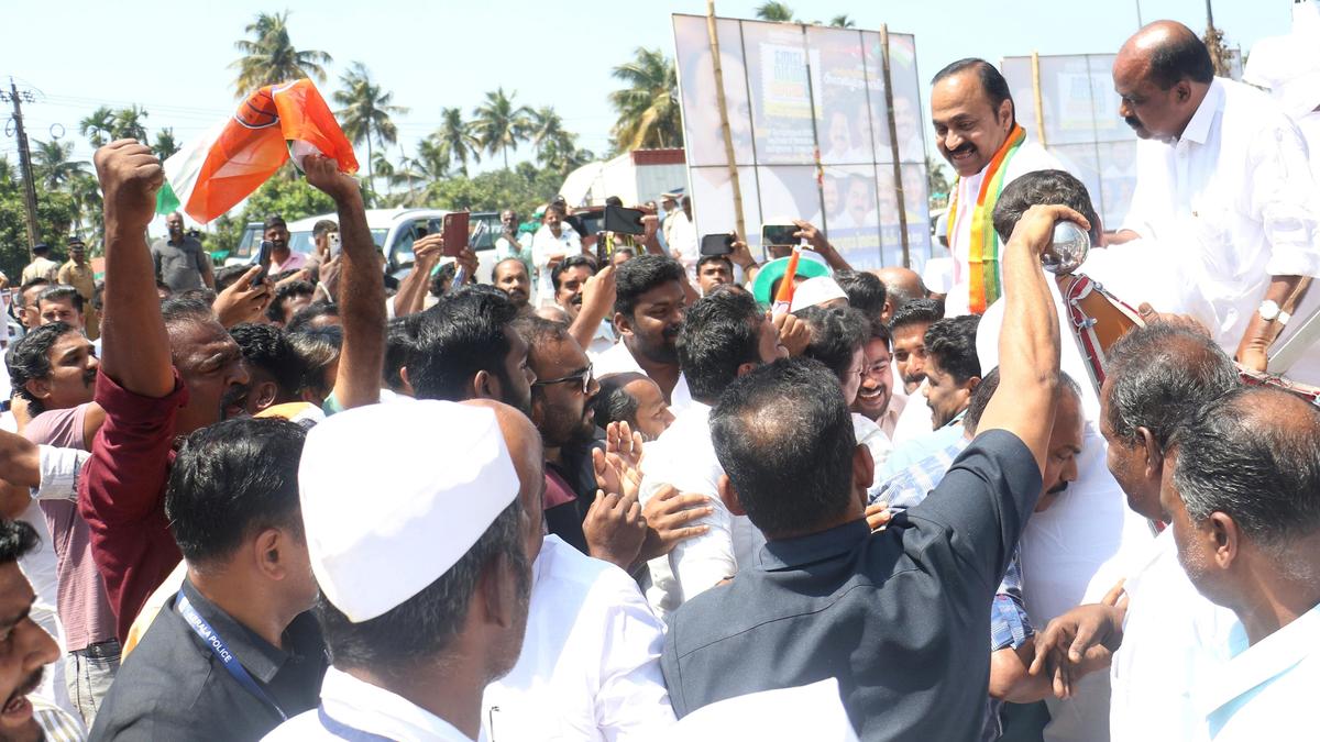 Wreath threat at M.N. Vijayan’s son’s house shows CPI(M)’s intolerance, alleges V.D. Satheesan