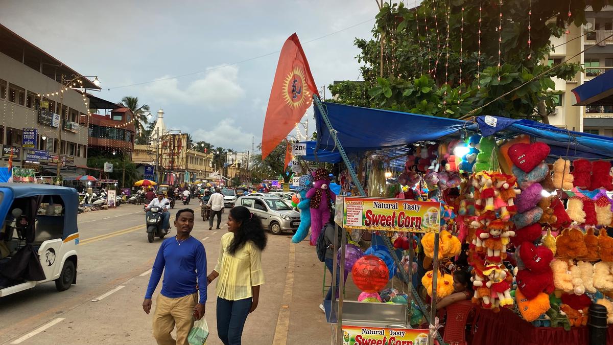 Joint Forum of Secular Parties and Organisations opposes VHP&rsquo;s call to boycott traders of other faiths at Mangaladevi Temple Navaratri festival