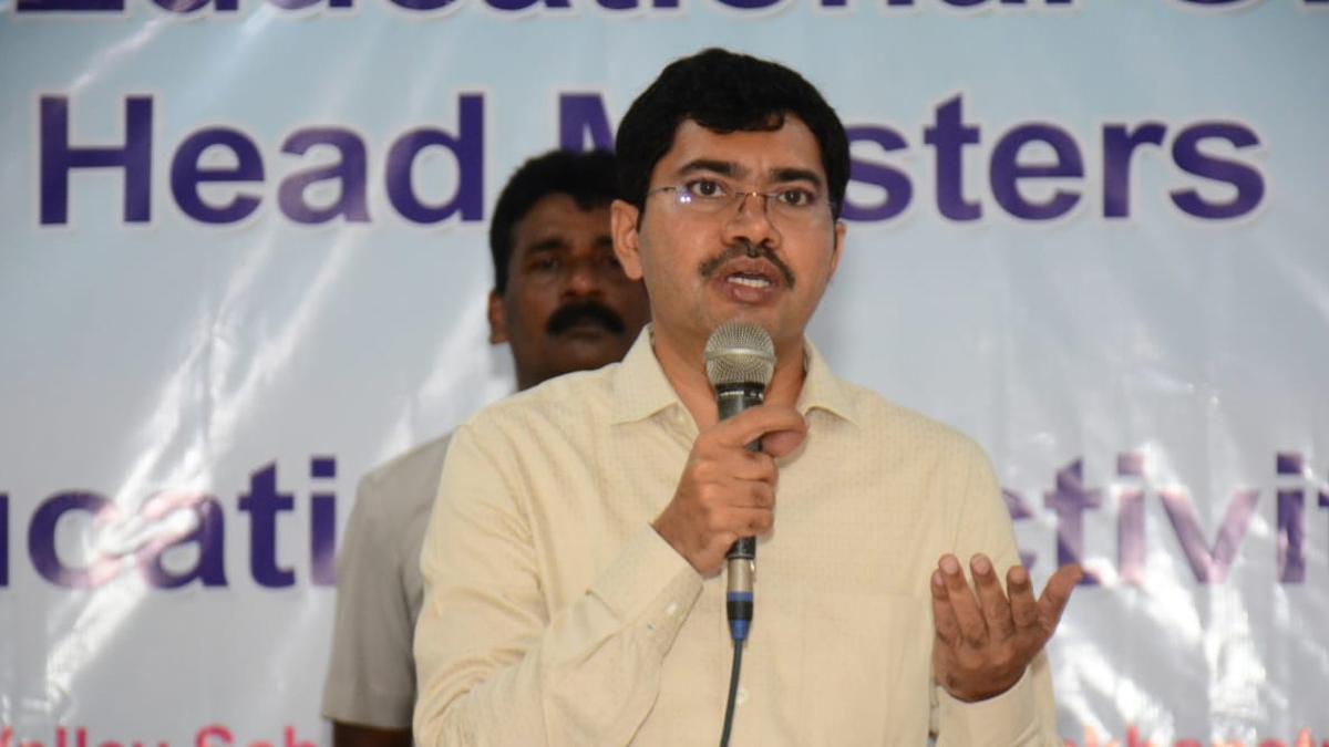 Identify dilapidated school buildings, Visakhapatnam District Collector tells teachers