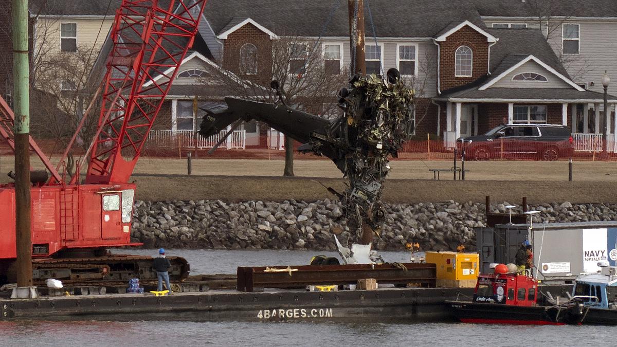 American Airlines jet collision: Helicopter crew in collision with plane may not have heard key instructions from tower