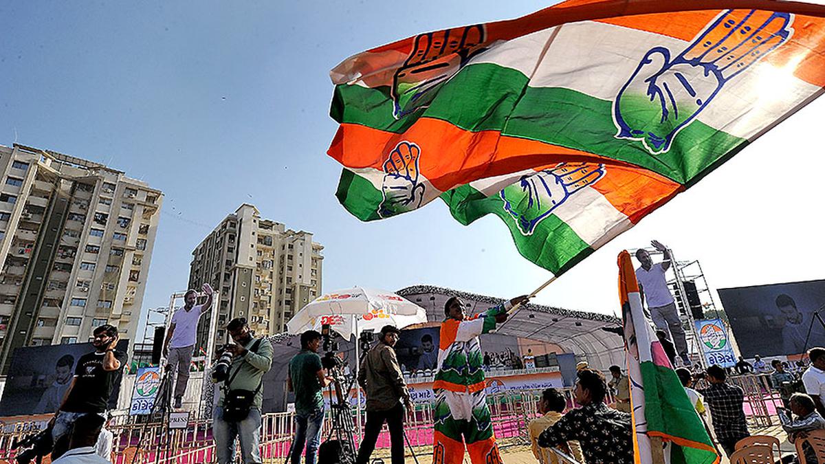 Gujarat Congress appoints 10 district presidents, sets up election panel