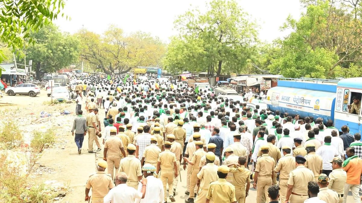 Farmers stage protest seeking release of water into NLBC to save standing crops