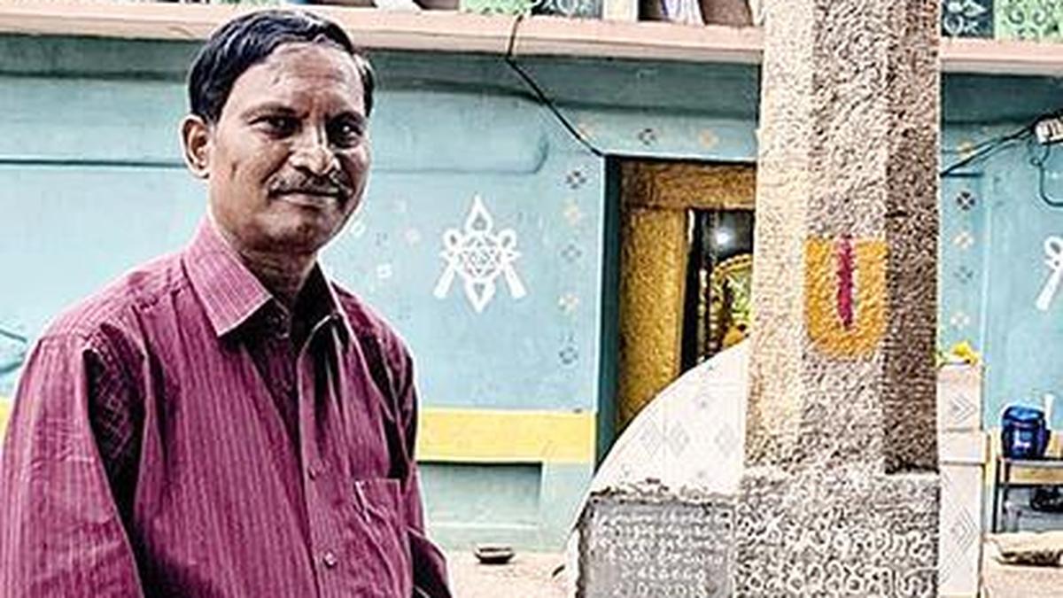 Telugu inscription of Achyuta Deva Raya time found in Sri Chintala Venkataramana Swamy temple at Tadipatri: Historian MyNaa Swamy