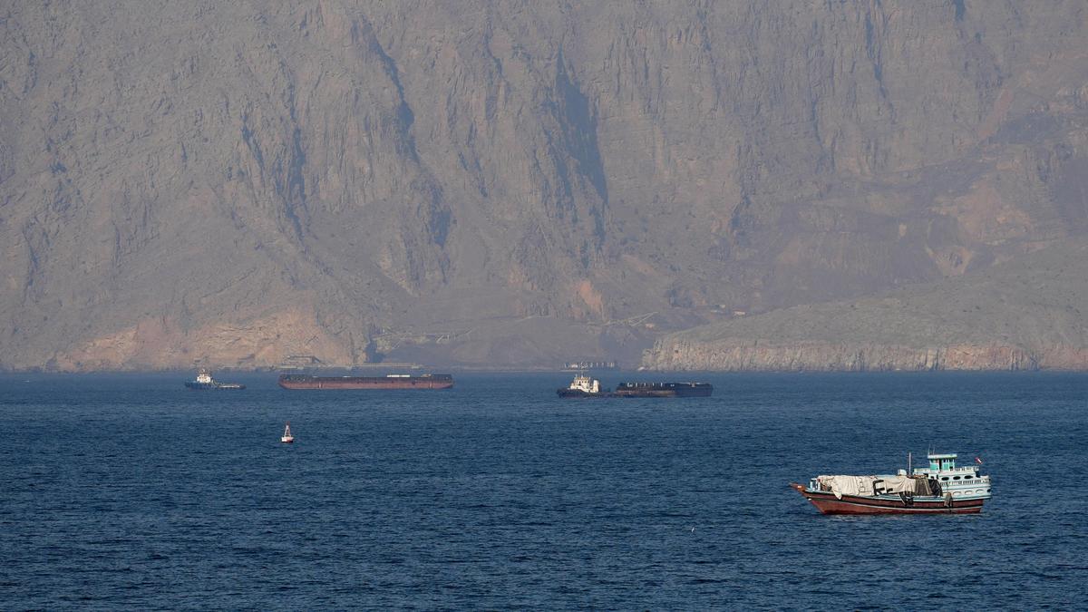 Iran says final deal still far off as Strait of Hormuz remains closed