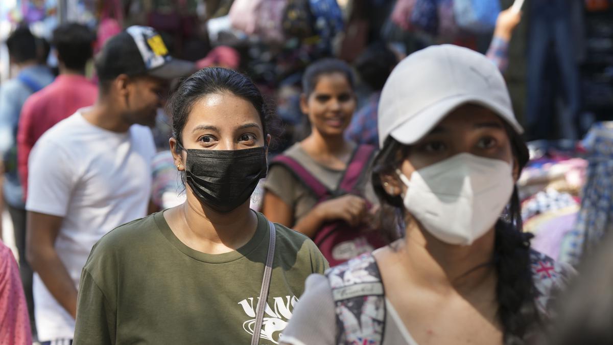 Amid rise in COVID-19 cases, mask mandatory for govt employees in Satara