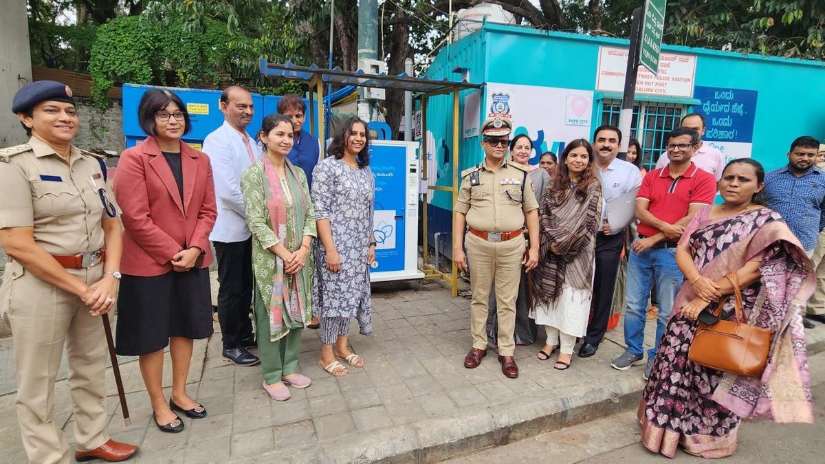 Randstad India inaugurates cloth bag vending machine as part of its CSR initiative 