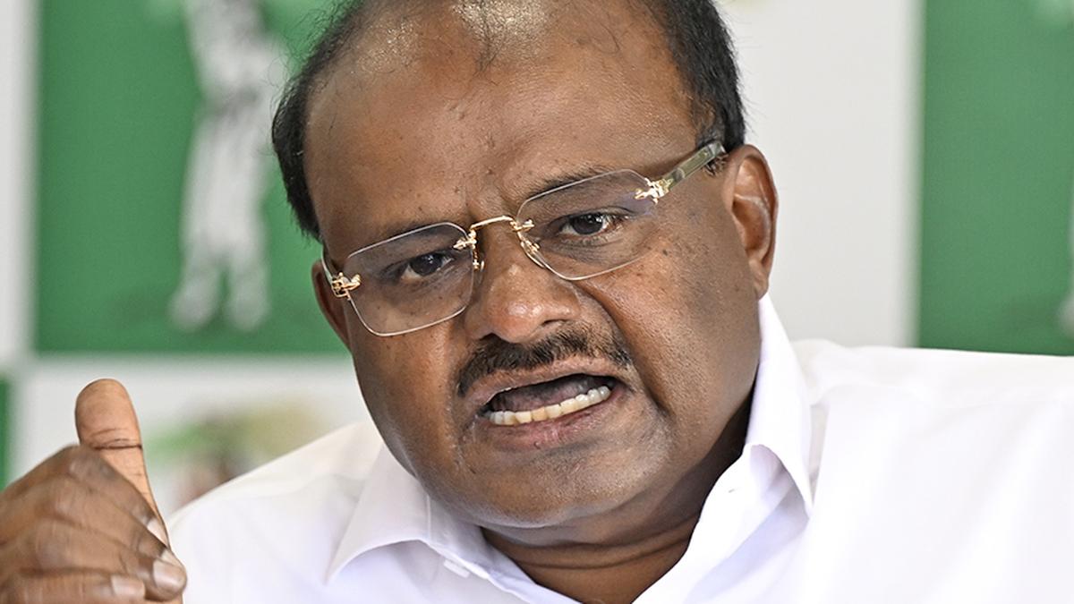 Union Minister H.D. Kumaraswamy accuses Karnataka Forest Minister Eshwar Khandre of trespassing on HMT land in Bengaluru 