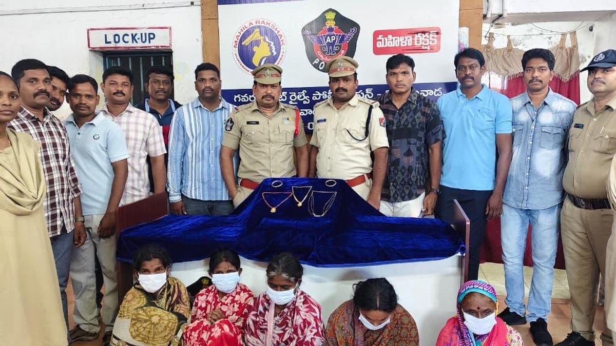 Five women thieves arrested, jewellery worth ₹6.8 lakh recovered
