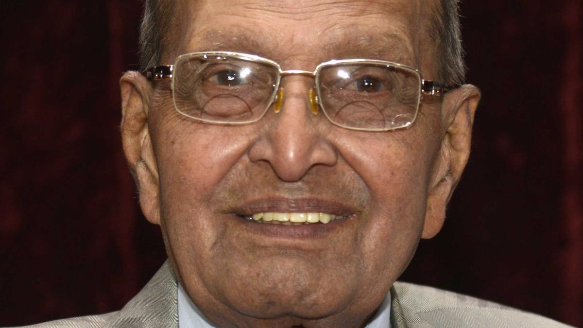 Veteran filmmaker S. K. Bhagavan, who directed many Rajkumar-starrers, passes away