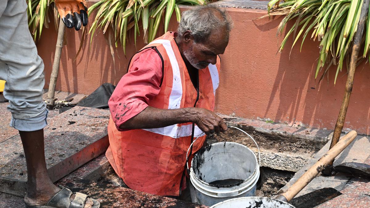 1 dead, 2 injured while cleaning DJB sewer; not our worker, says Jal Board