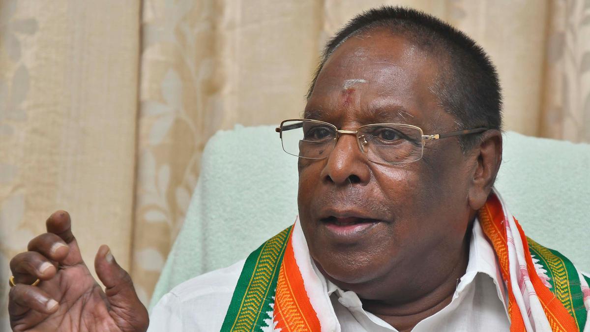 Narayanasamy takes strong exception to T.N. Governor’s statement on Constitution