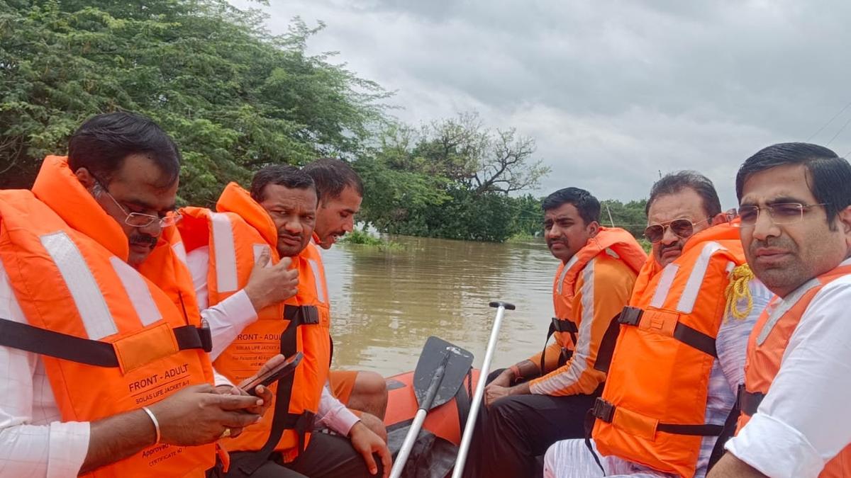 Karnataka rain: 6,664 people rescued, 53 relief centres set up, 85 villages  affected in Kalaburagi - The Hindu