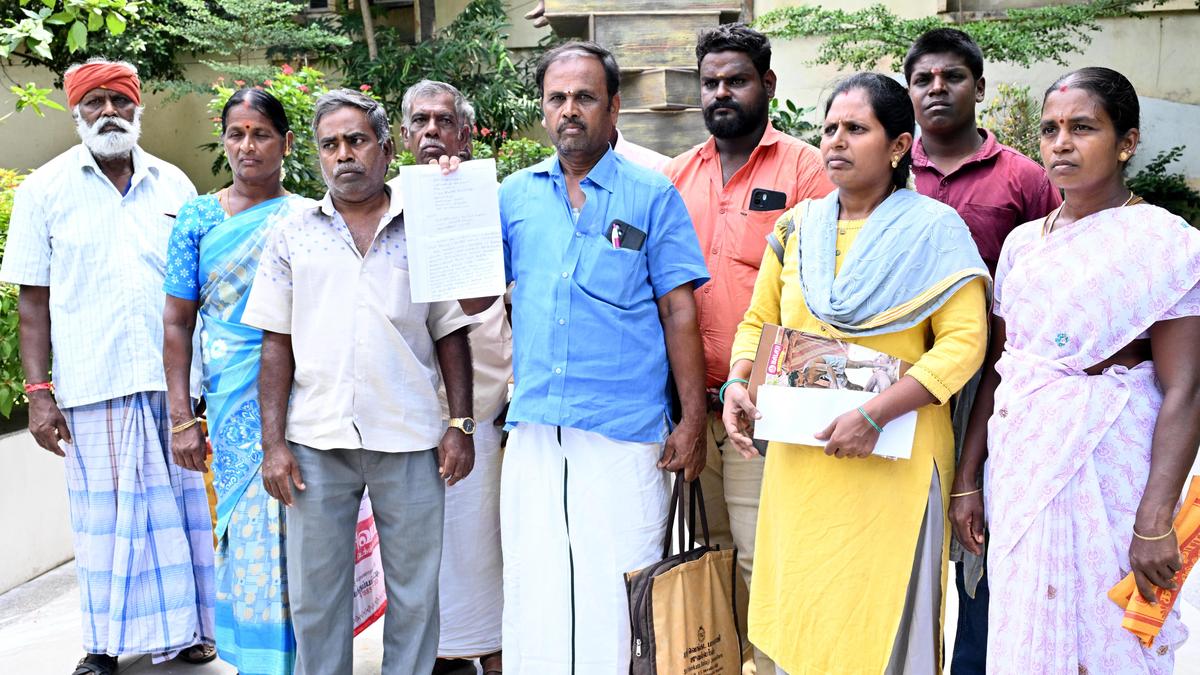 Potters seek permission for clay extraction from Kothavadi lake in Kinathukadavu
