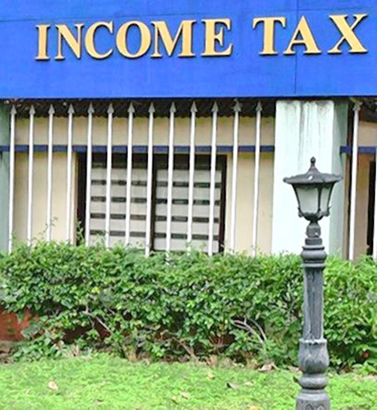 Same PAN allotted to two persons, HC seeks reply from income tax department| Roadsleeper.com