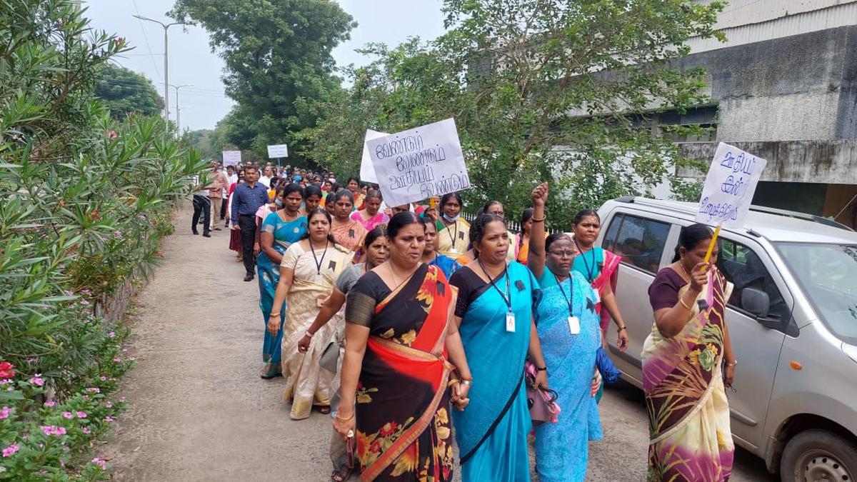 Teaching faculty of Government Cuddalore Medical College demand salaries for October