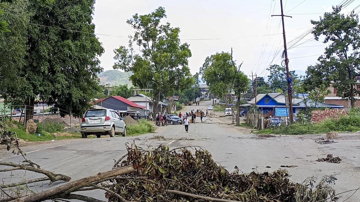 28 Naga, Kuki hostages released in Manipur