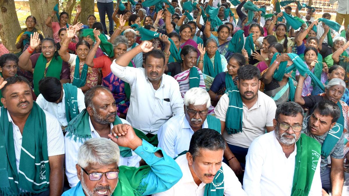 Farmers protest NIMHANS-type institute on &lsquo;fertile&rsquo; land in Varuna&nbsp;