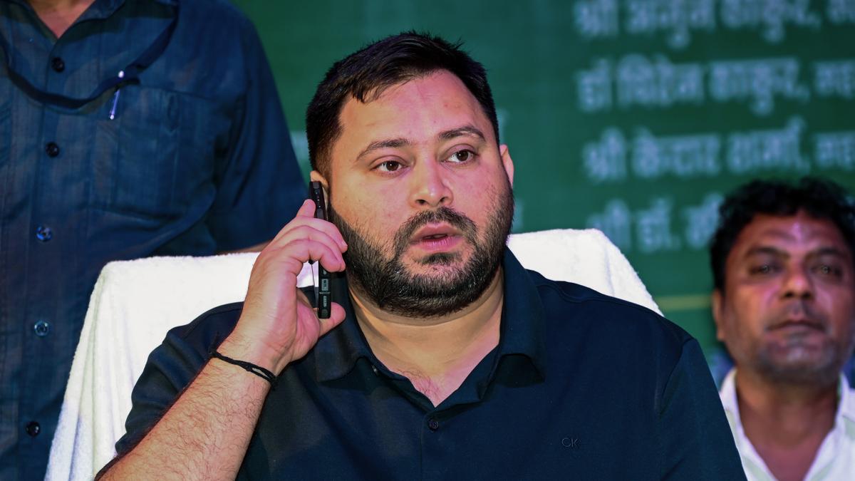 ECI terms EPIC card shown by Tejashwi ‘fake’, asks him to hand over card by August 16