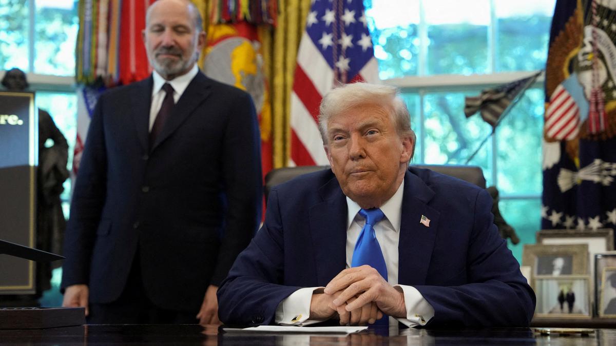 https://th-i.thgim.com/public/incoming/ifh7xl/article70110113.ece/alternates/LANDSCAPE_1200/2025-09-19T220355Z_1451916862_RC28VGA05CV7_RTRMADP_3_USA-TRUMP.JPG