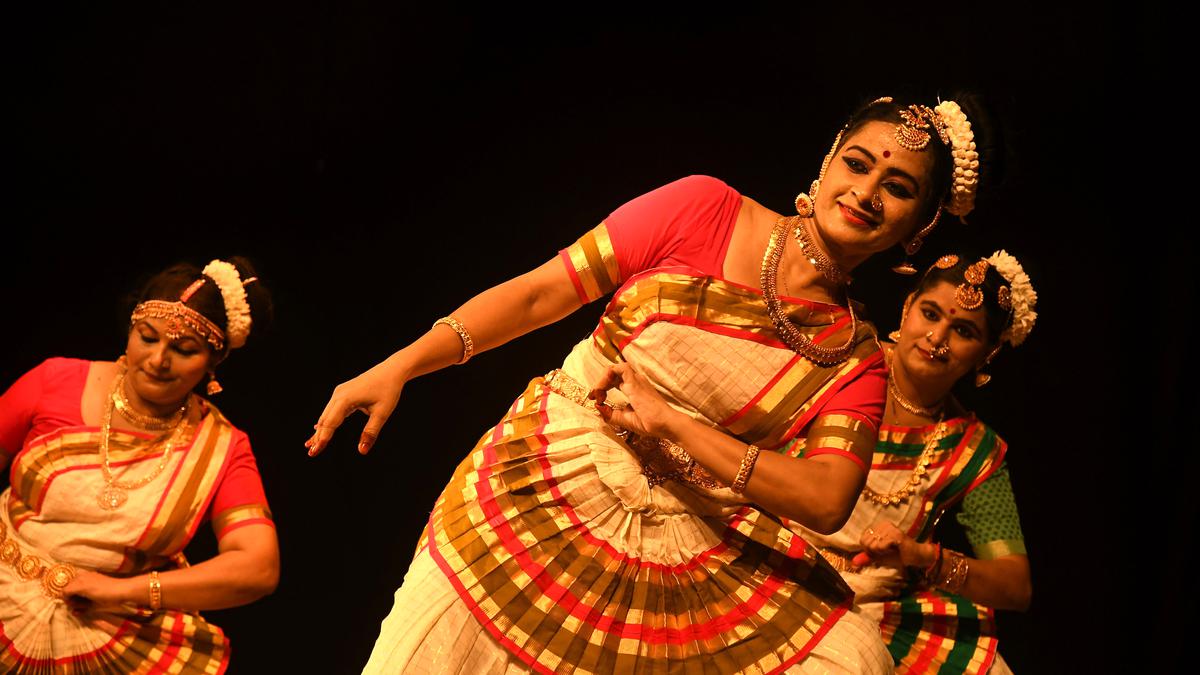Kerala-Telangana fest unveils fusion of tradition