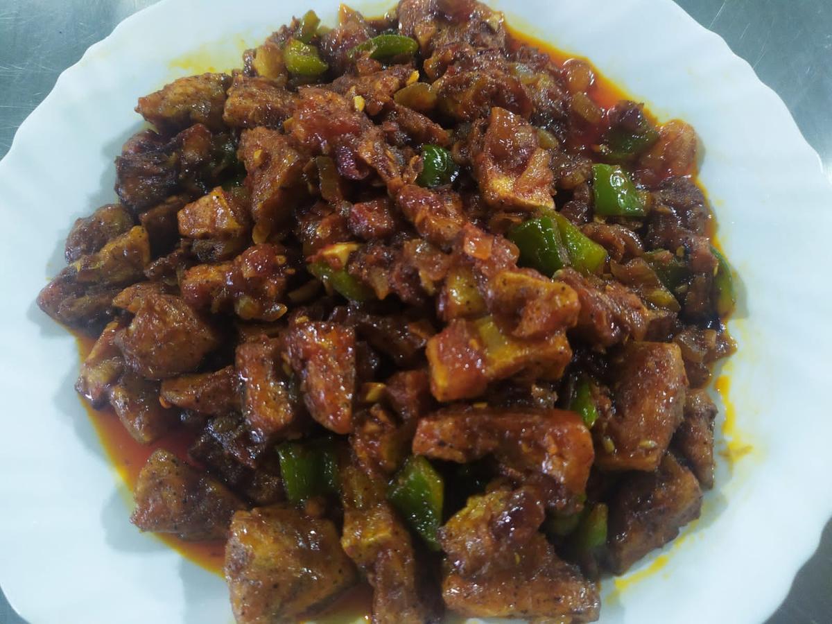 Curry made with tender jackfruitย Curry made with tender jackfruitย