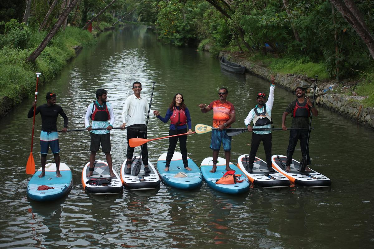 Sand-up paddling in Kochi 