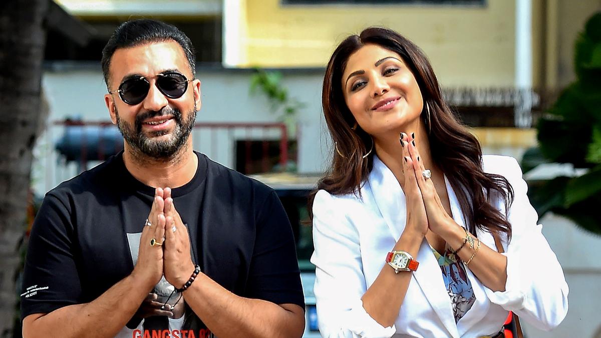 Court asks cops to probe complaint against Shilpa Shetty, husband, others in gold scheme