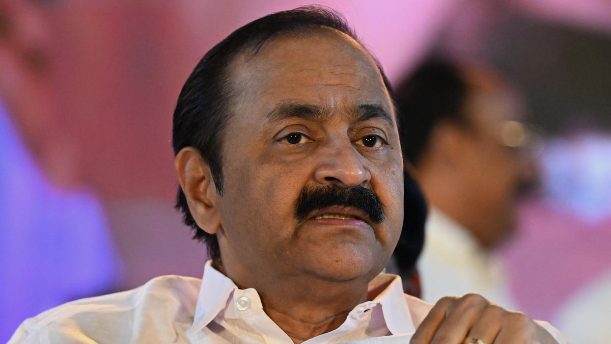 Kerala govt. announces Ministers in charge of districts
