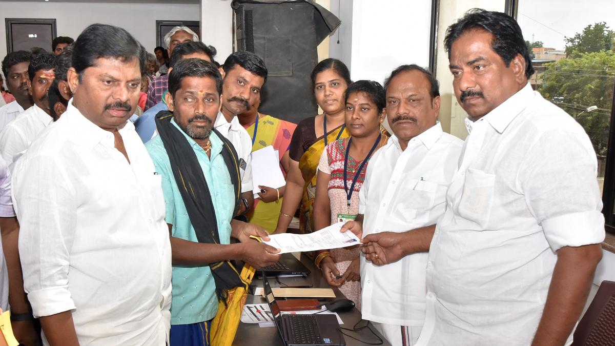 1.13 lakh people benefited through job fairs, says Labour Welfare Minister