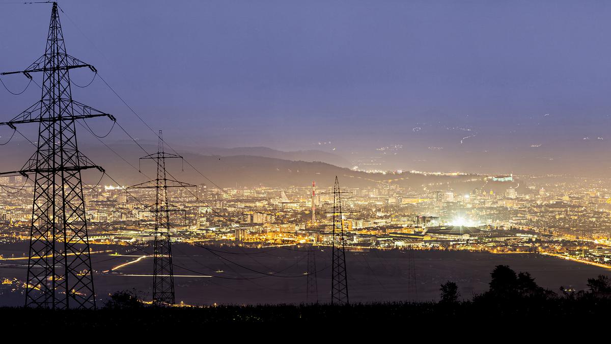 India's power consumption dips to 130.57 bn units in April