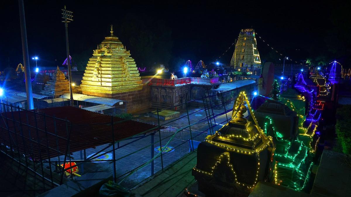 Dasara festivities kick start on a grand note at Srisailam