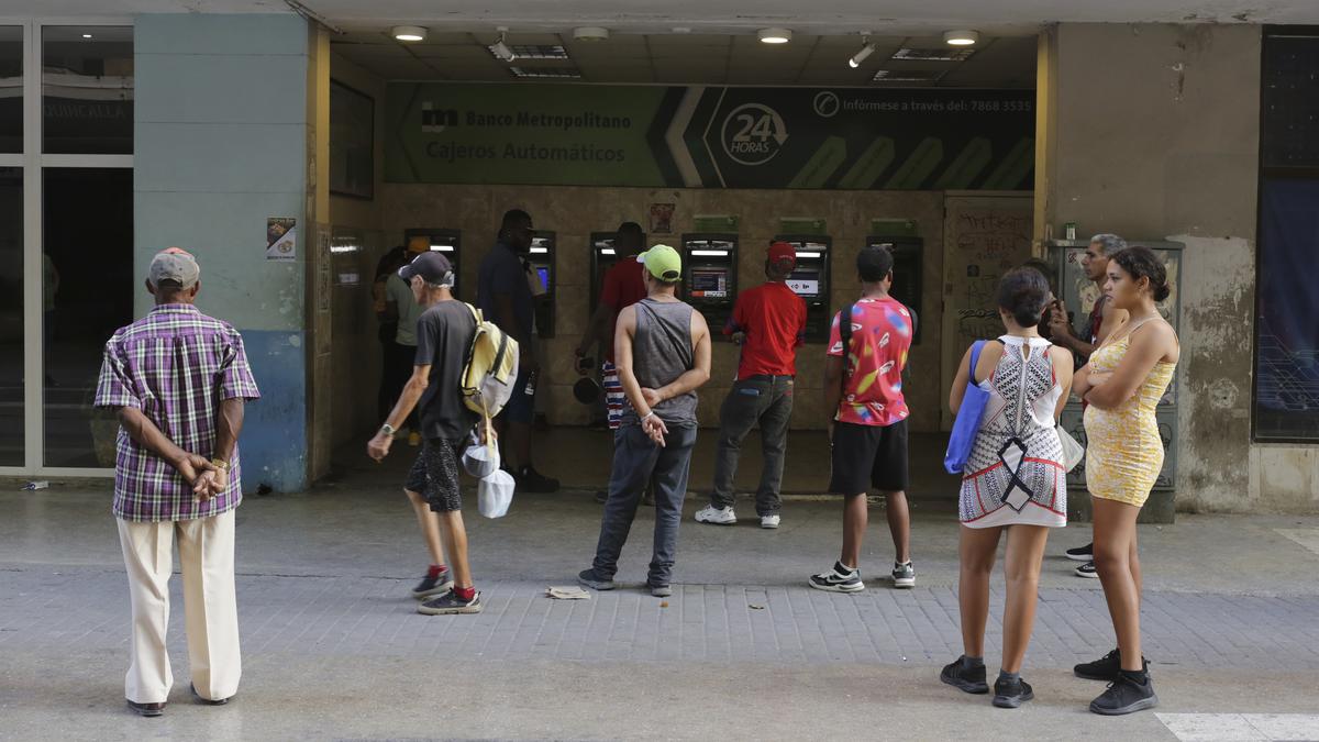 Cuba’s cash crunch leads to long lines and growing frustration