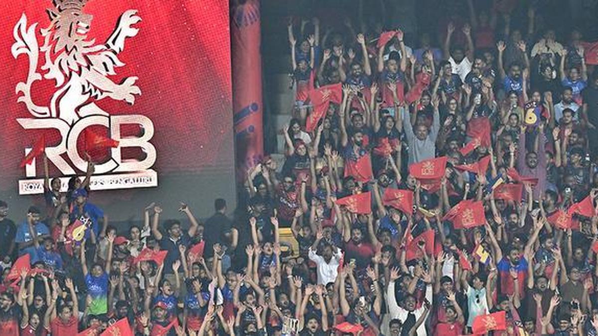 Mobile phones stealing spree at Chinnaswamy Stadium: 70 phones recovered, 13 arrested