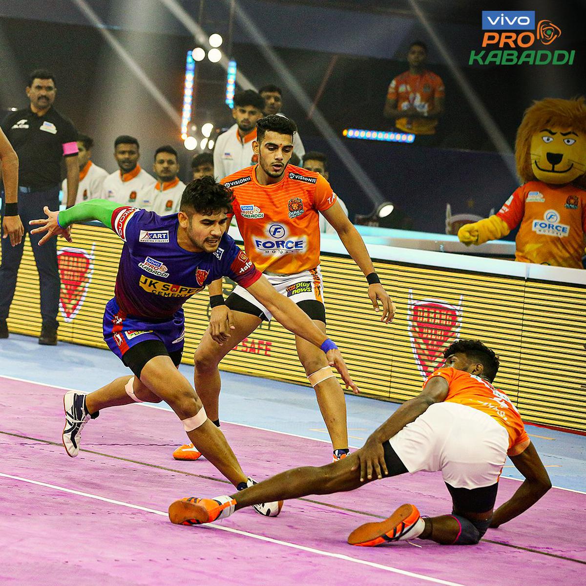 Shinde, Goyat's heroics hand Puneri Paltan win