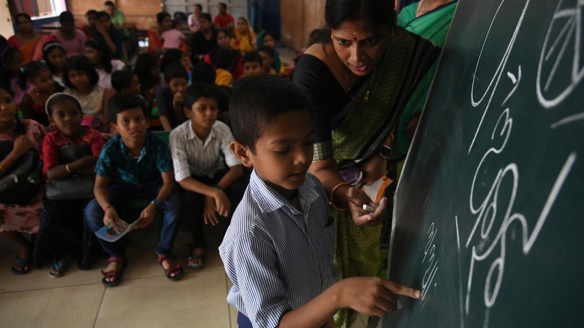 Kochi school opens its doors to Odia classes - The Hindu