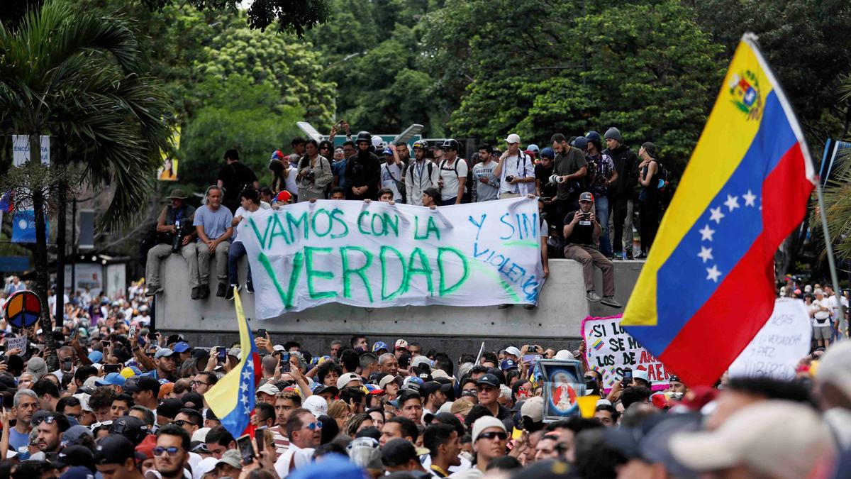 Anti-Maduro protests spread as Venezuelan opposition says he stole vote