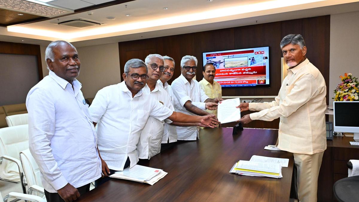 CPI(M) leaders meet CM, submit memorandum on various issues