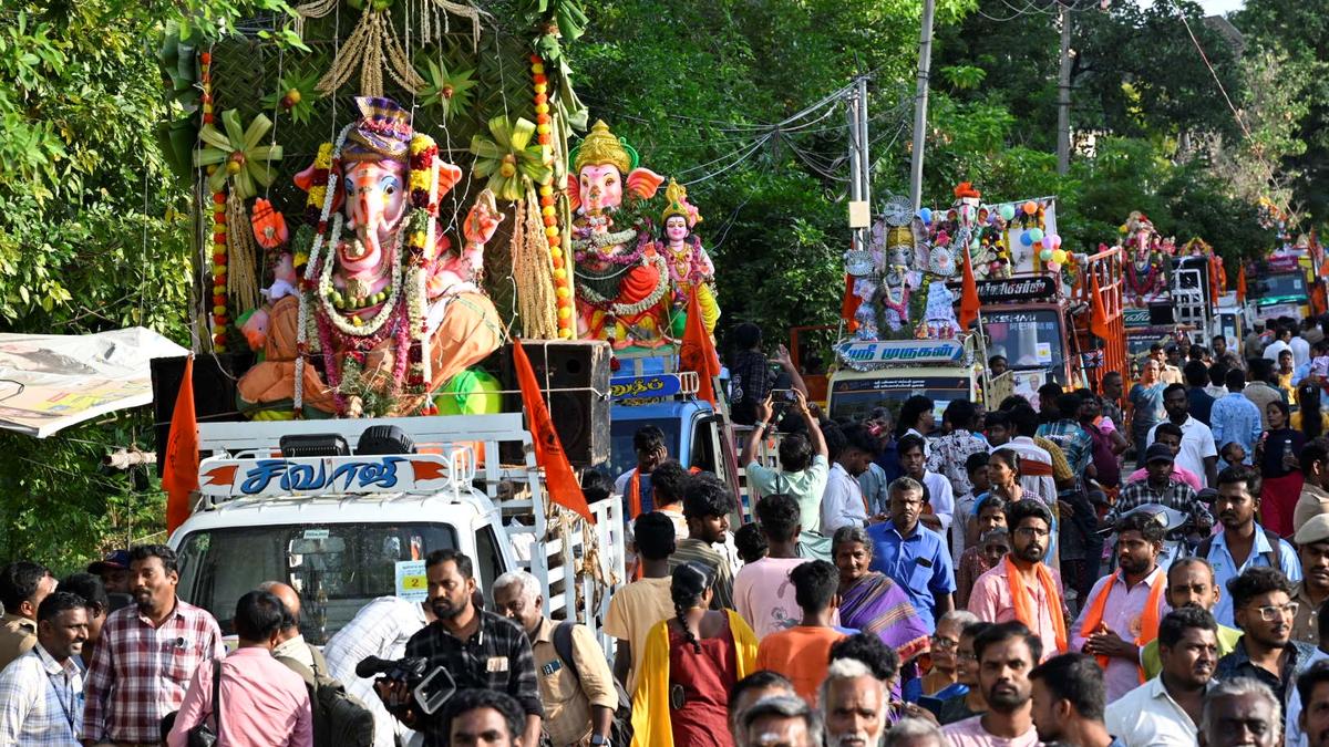 Over 300 Vinayaka idols immersed in River Cauvery in Erode