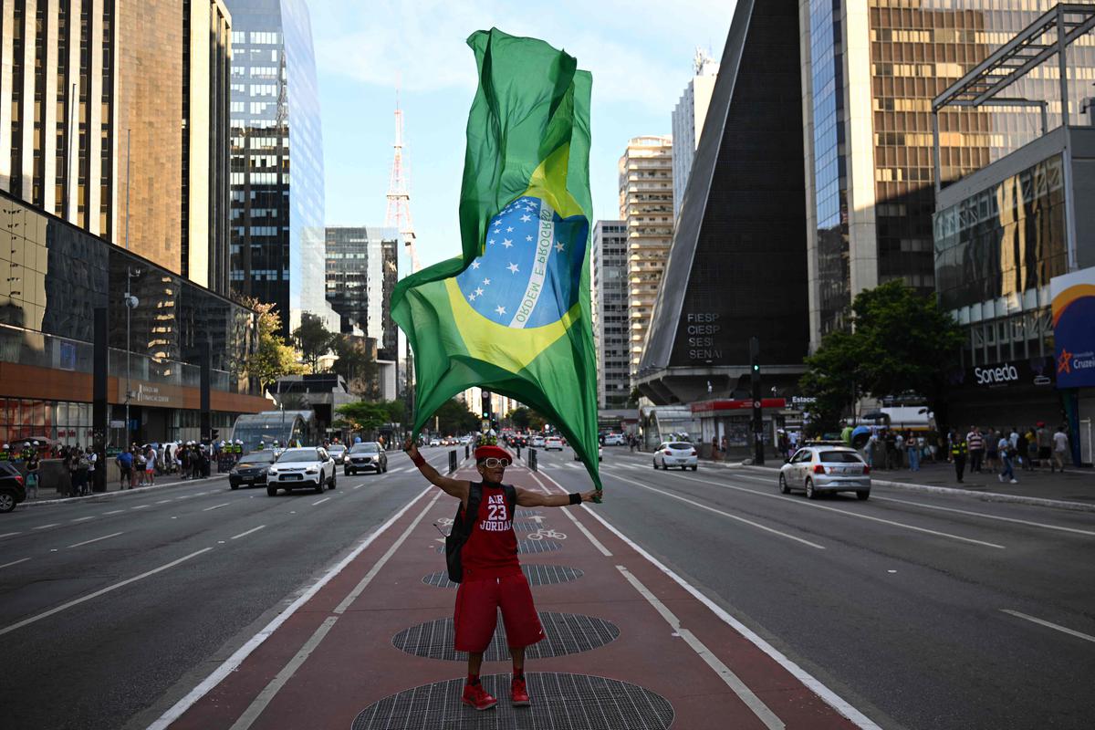 Brazil election agency rejects Bolsonaro push to void votes