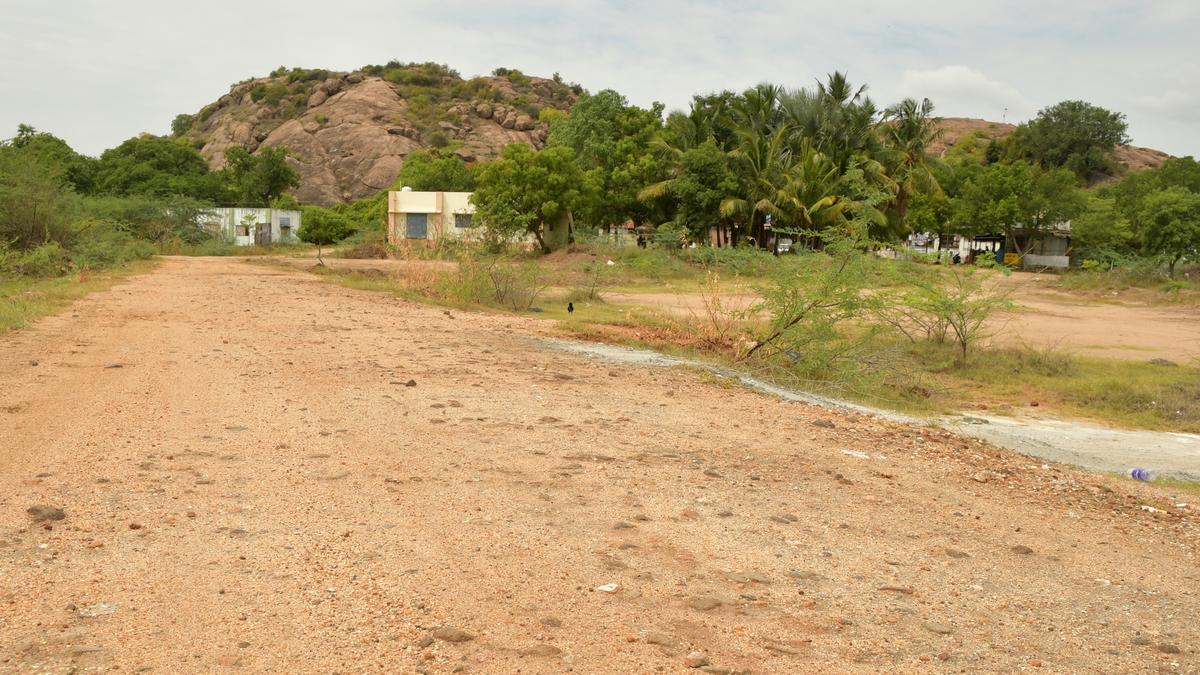 Devotees of Rettamalai Temple suffer in the absence of a good road