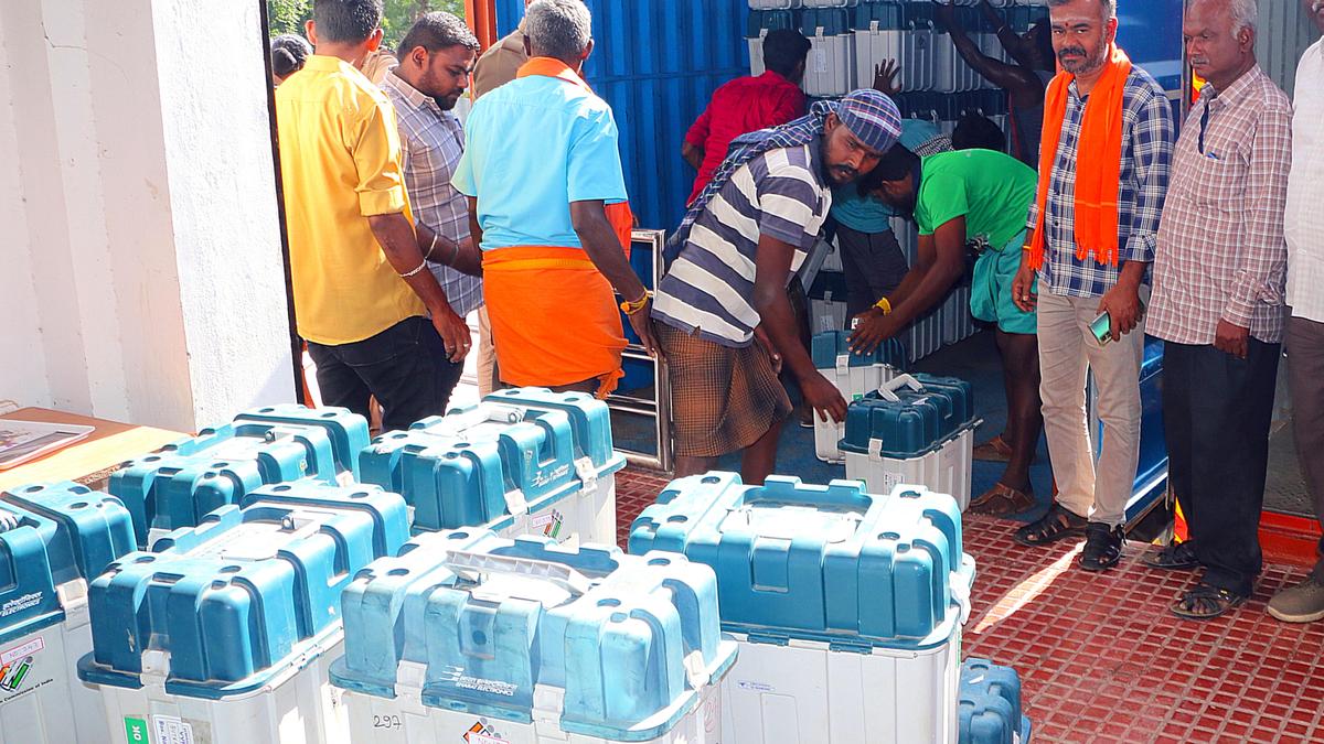 First randomisation of EVMs and VVPATs held in Dindigul, Theni districts